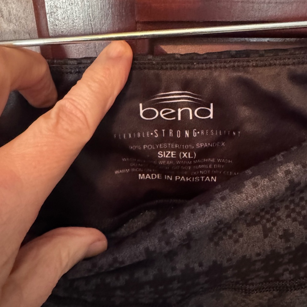 Chic Sweater-Patterned Black And Gray Leggings By… - image 4